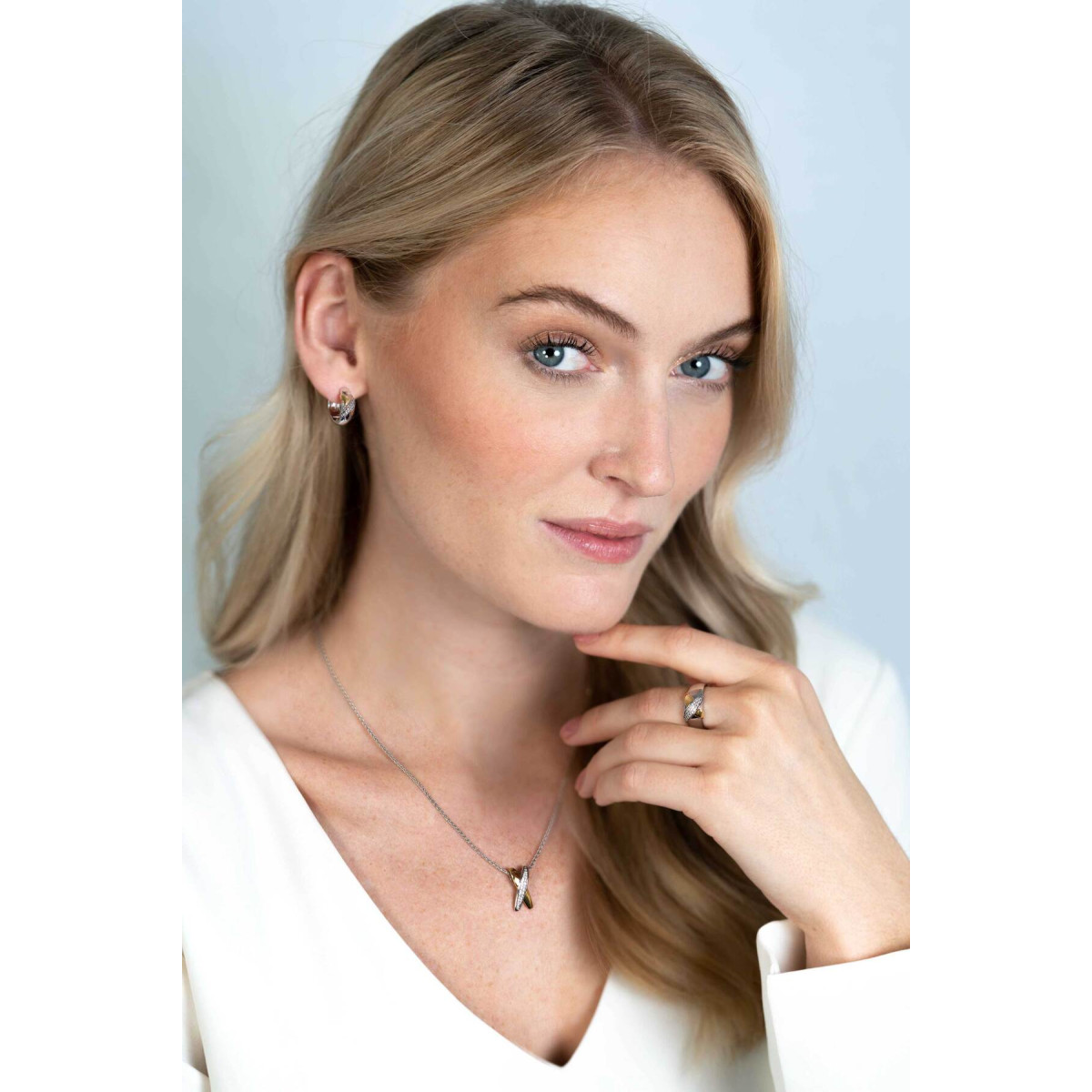 Zinzi ZIH2240 bicolor hanger kruis transparante zirkonia 8.3 mm breed - Hoogte 18 mm