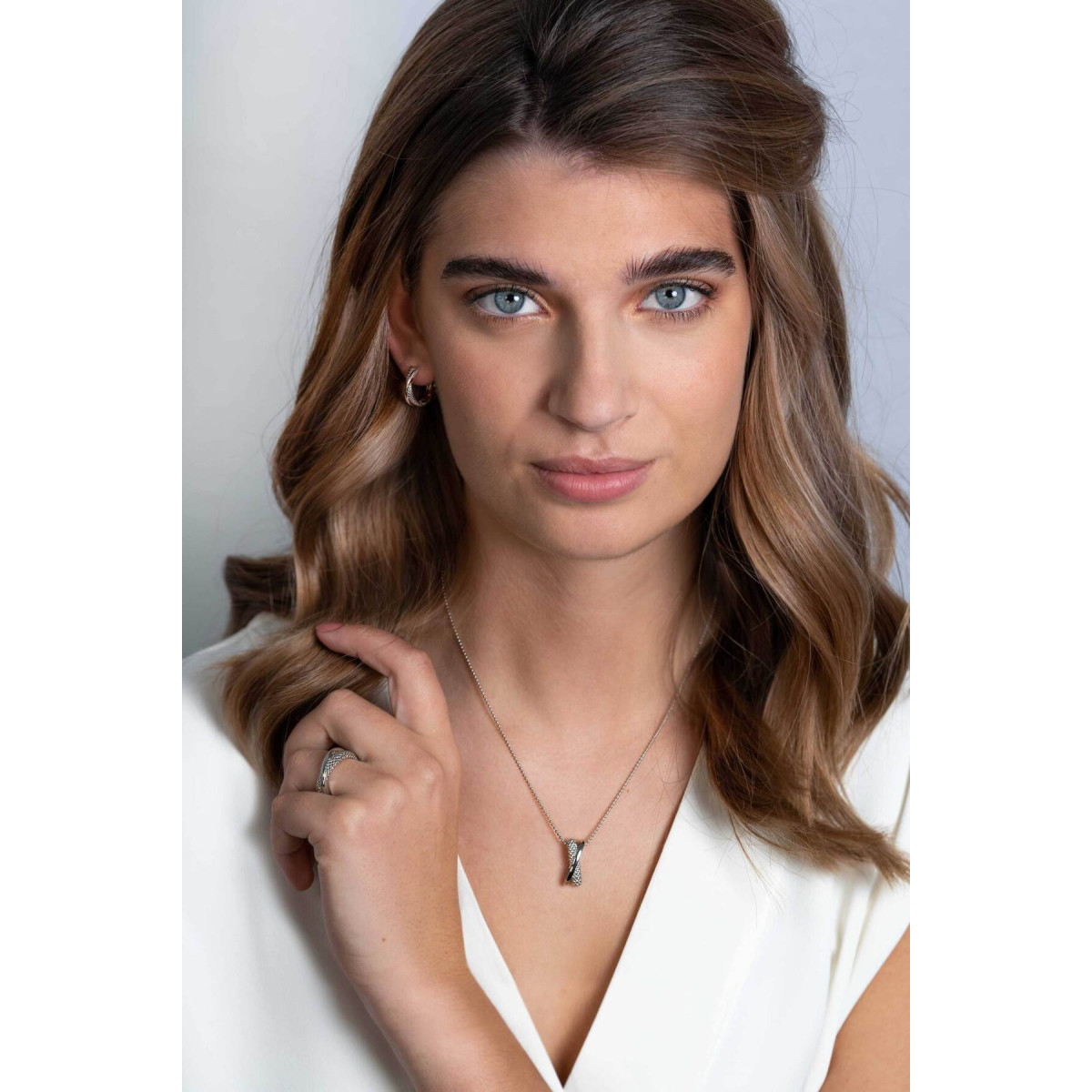Zinzi ZIH2242 zilveren kruis hanger balletjesschakel 8 mm breed - Hoogte 20 mm