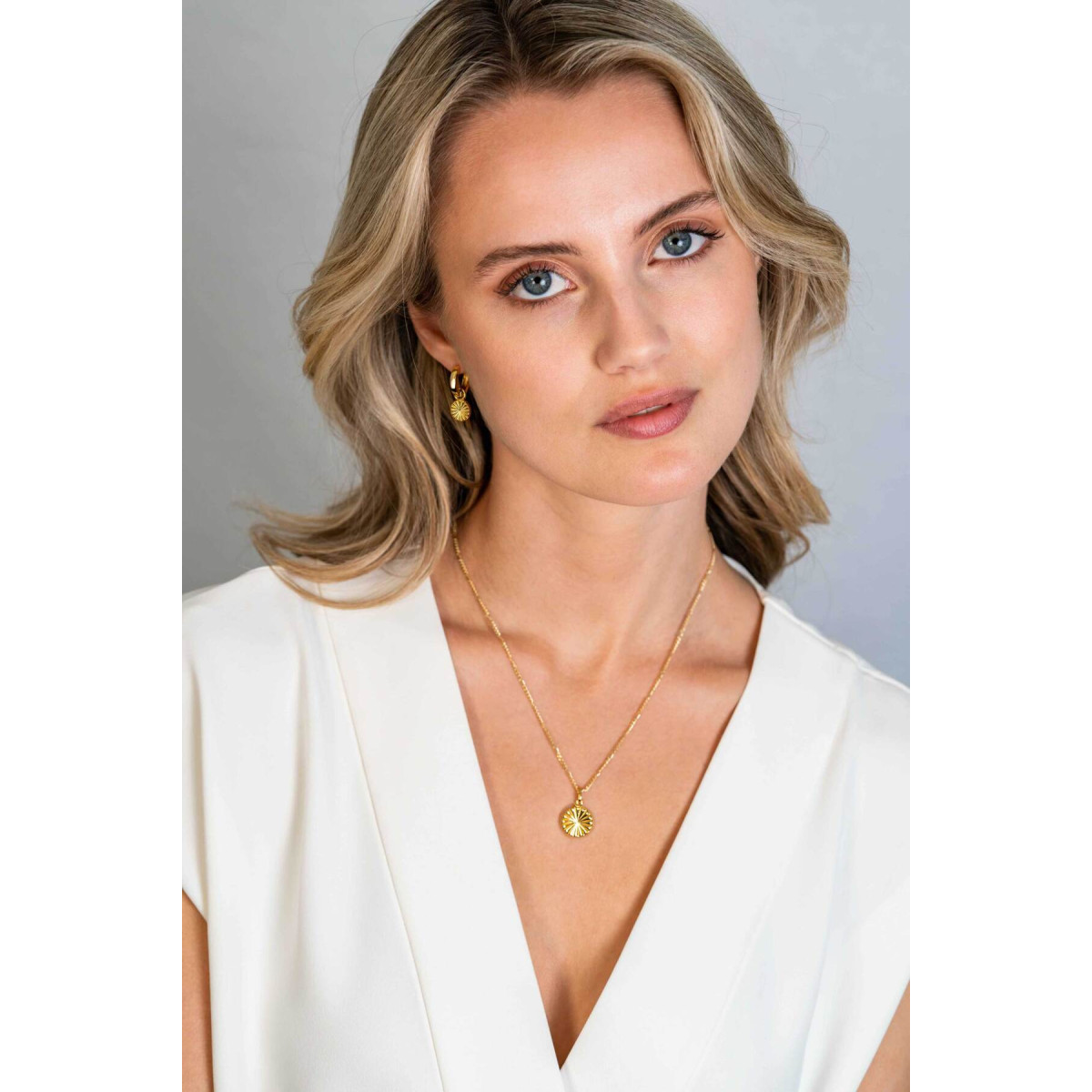 Zinzi ZIH2296 goudkleurige glanzende hanger met gediamanteerde afwerking 15 mm breed - Hoogte 22.5 mm