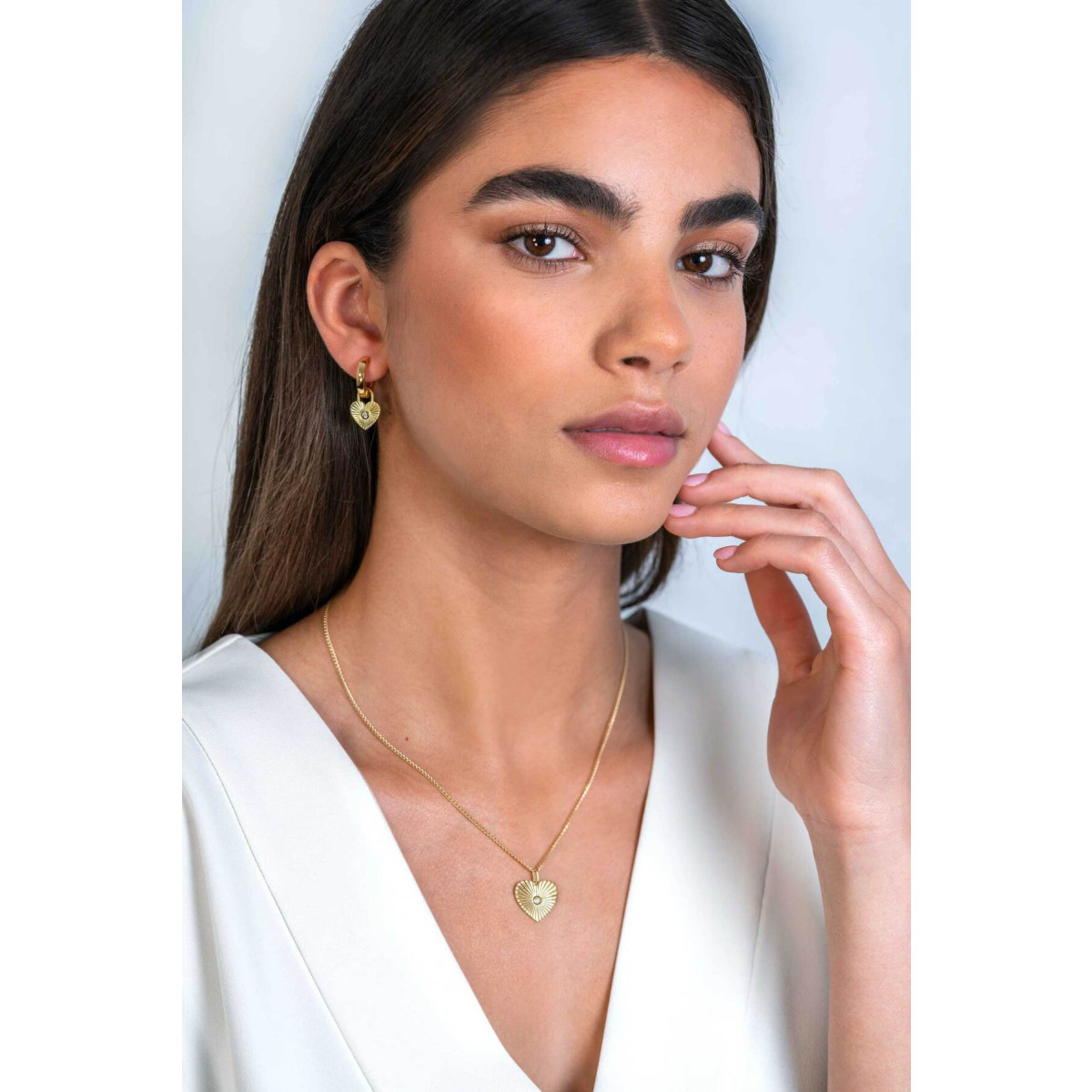 Zinzi ZIH2305 glanzende gold plated hartjes hanger met zirkonia 17 mm breed - Hoogte 19.5 mm