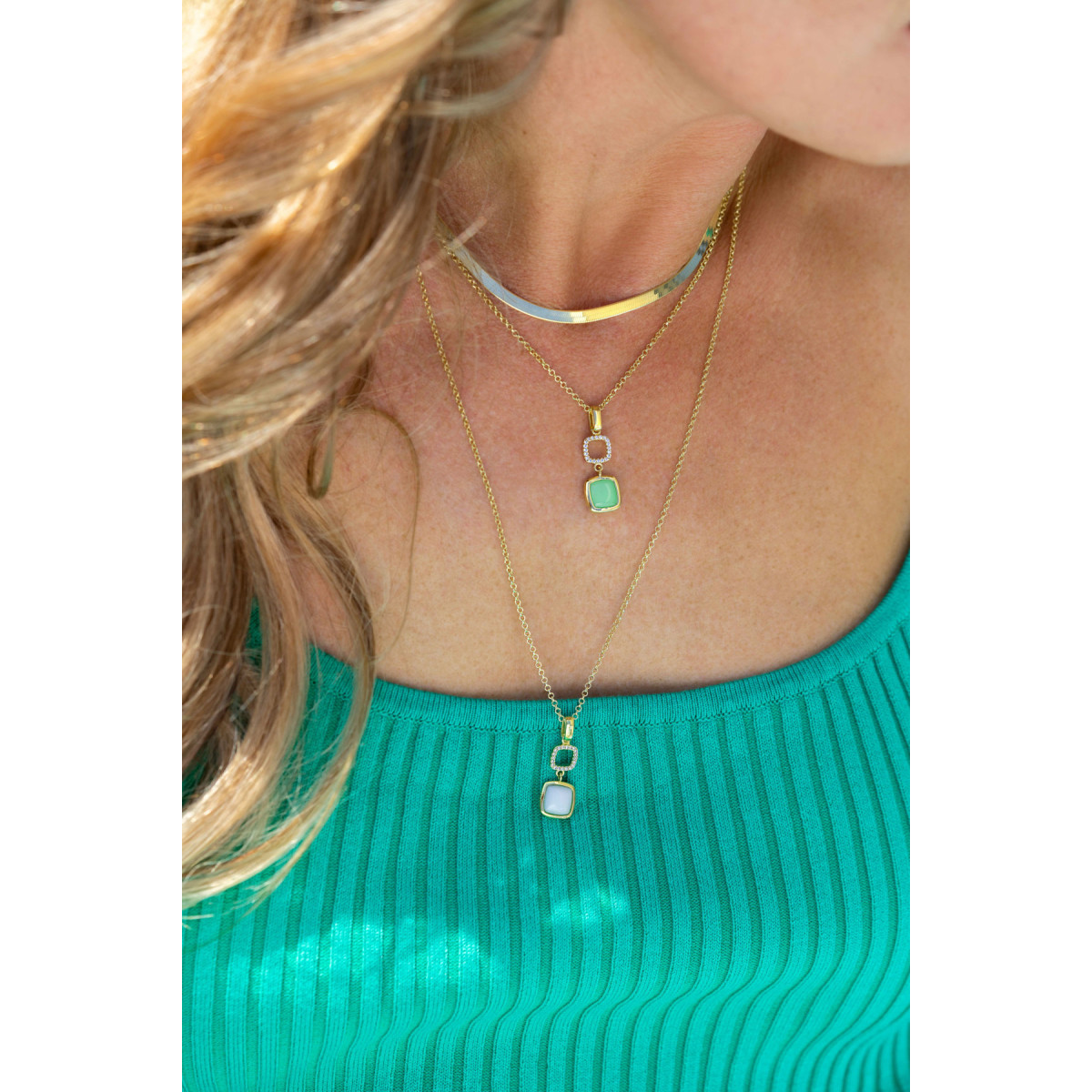 Zinzi ZIH2308 gold plated hanger met zirkonia en onyx 10 mm breed - Hoogte 30 mm