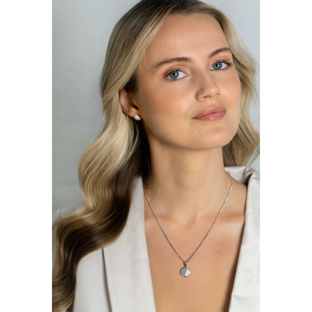 Zinzi ZIH2423 zilveren hanger yin-yang met parelmoer en zirkonia 11.5 mm breed - Hoogte 18 mm