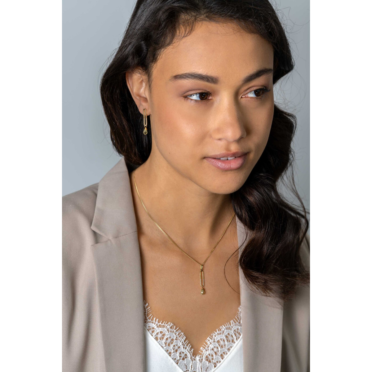 Zinzi ZIH2430 gold plated hanger met peridoot en zirkonia 5.4 mm breed - Hoogte 37 mm