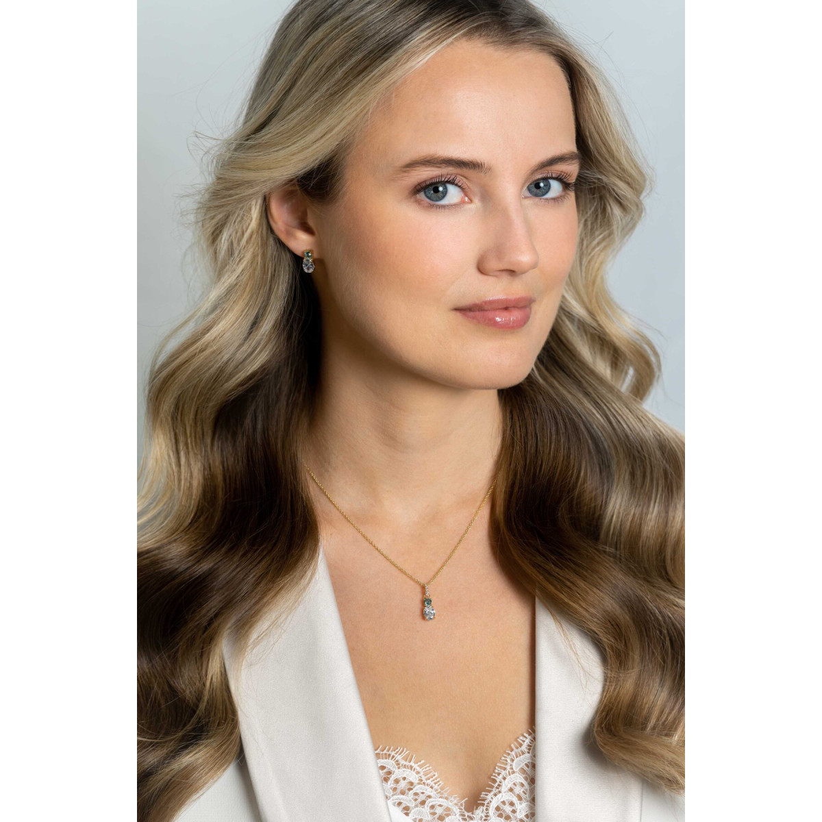 Zinzi ZIH2438 gold plated hanger met zirkonia stenen 6 mm breed - Hoogte 19 mm
