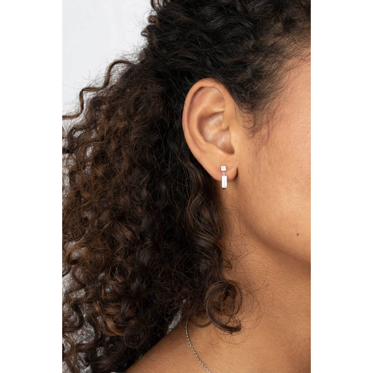 Zinzi ZIO2056 zilveren oorstekers met zirkonia rechthoek 3.1 mm breed - Hoogte 15 mm