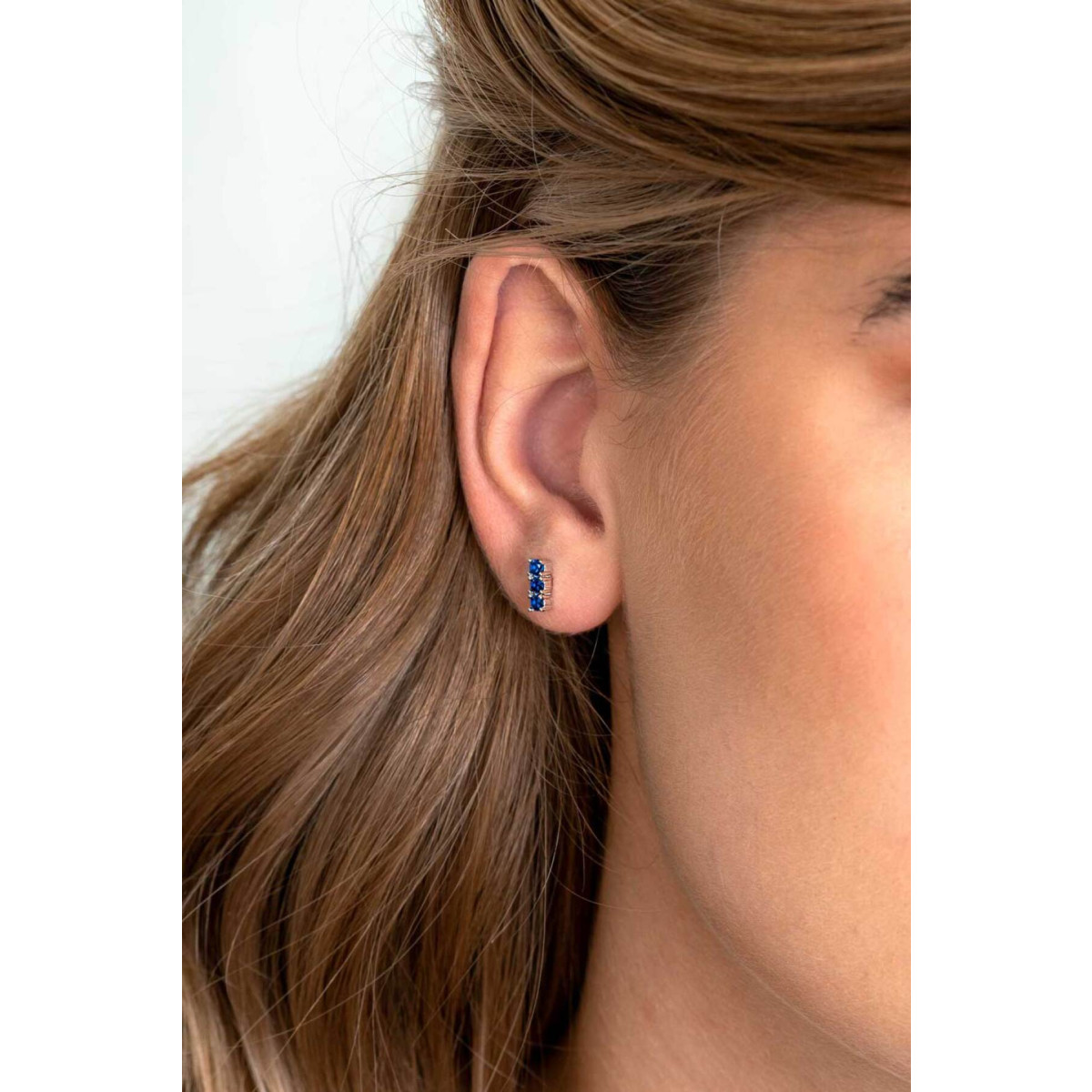 Zinzi ZIO2127B zilveren oorstekers met blauwe zirkonia 2.9 mm breed - Hoogte 8 mm