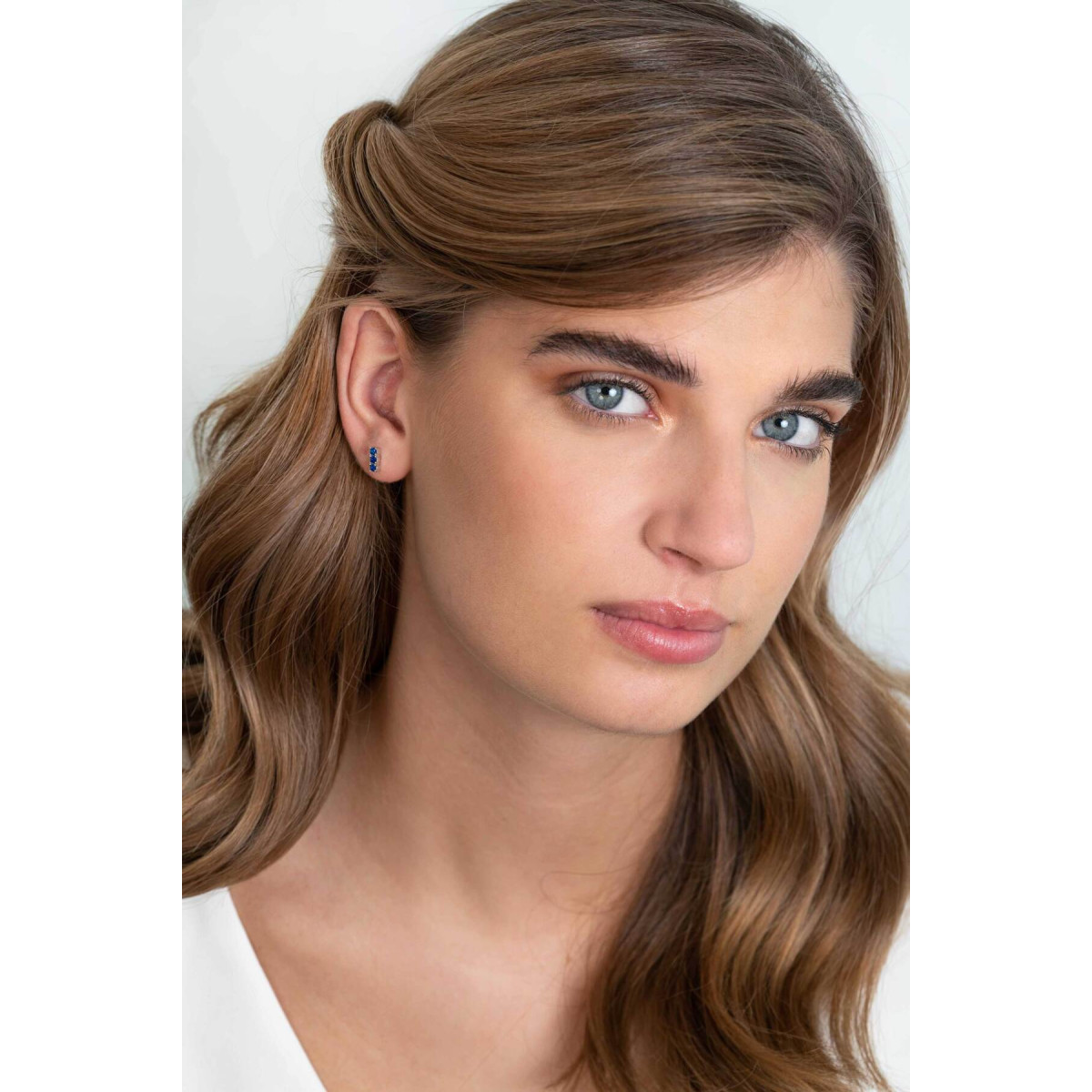 Zinzi ZIO2127B zilveren oorstekers met blauwe zirkonia 2.9 mm breed - Hoogte 8 mm