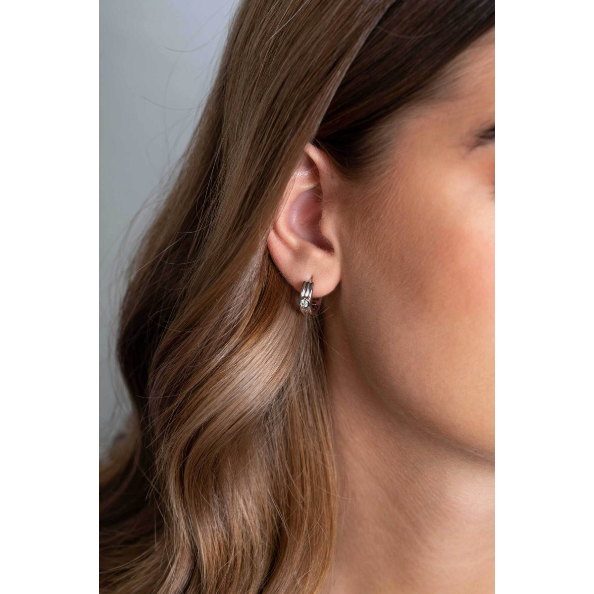 Zinzi ZIO2241 zilveren oorringen cirkel zirkonia 4 mm breed - Diameter 15 mm