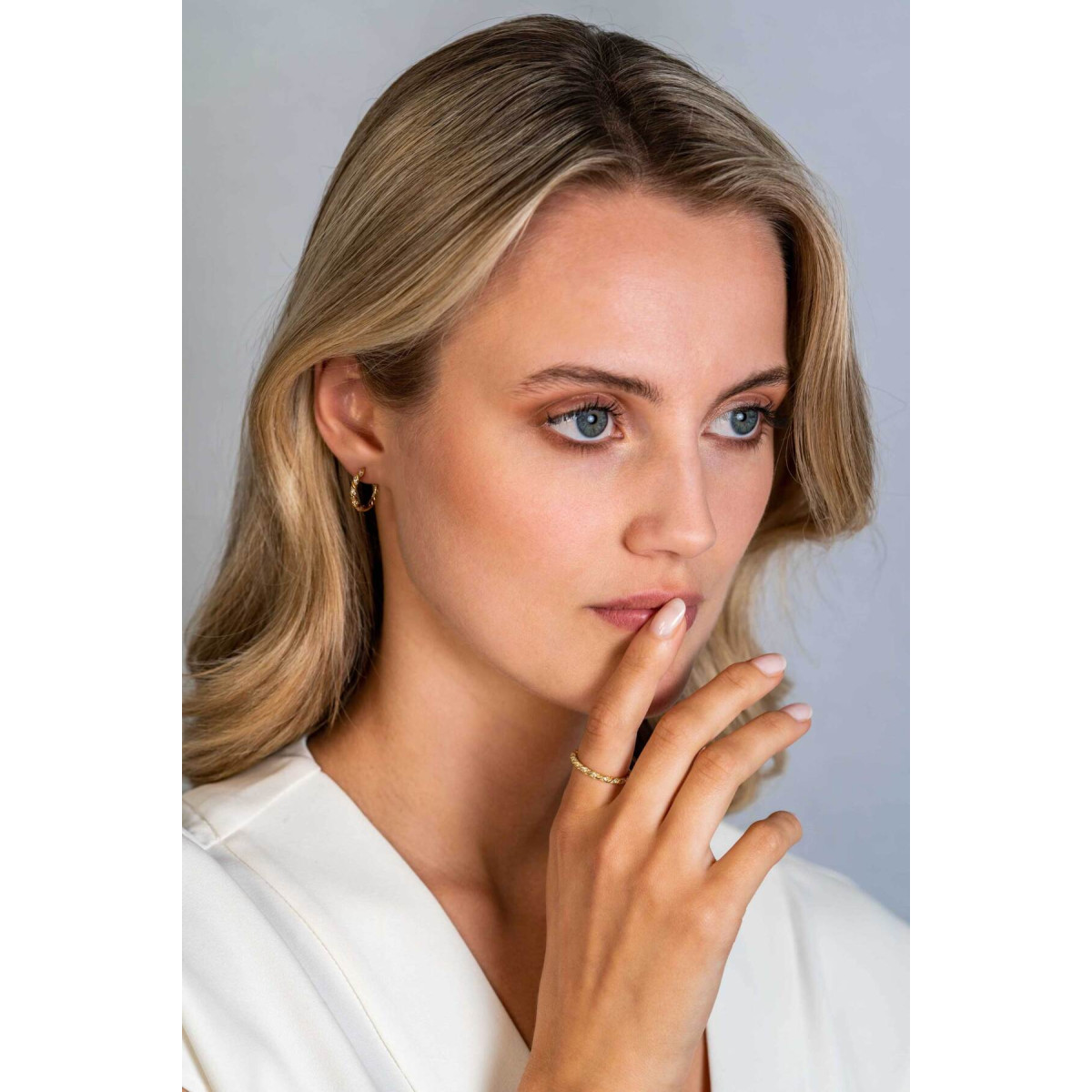 Zinzi ZIO2320Y gold plated oorringen met zirkonia 2 mm breed - Diameter 15 mm