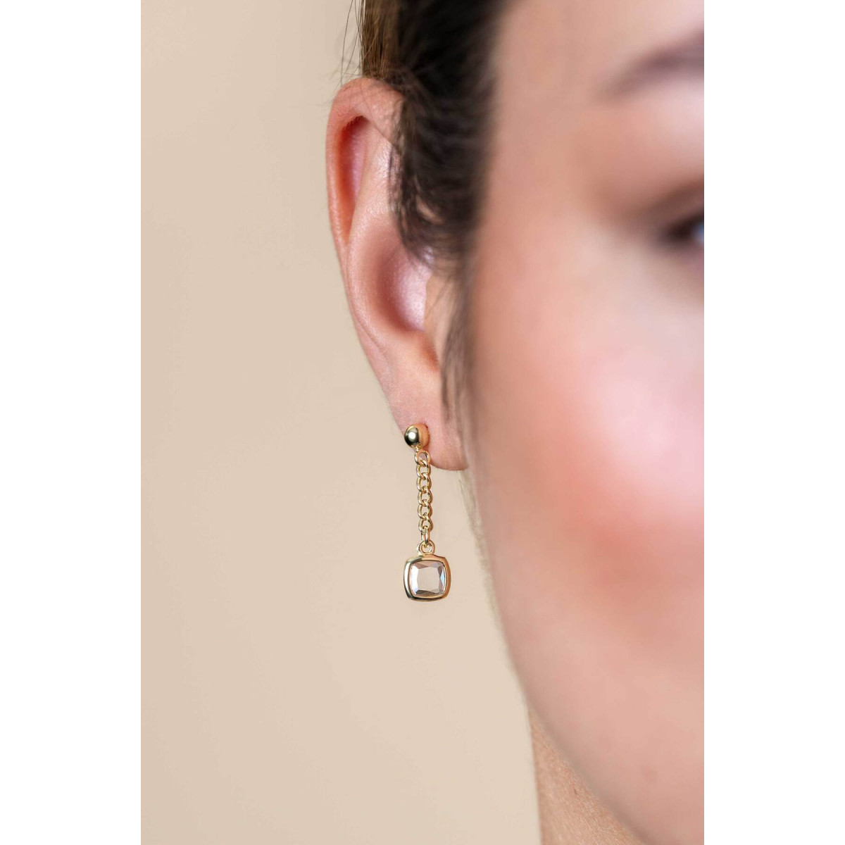 Zinzi ZIO2417Y goudkleurige oorhangers met vierkante zirkonia 7 mm breed - Hoogte 25 mm