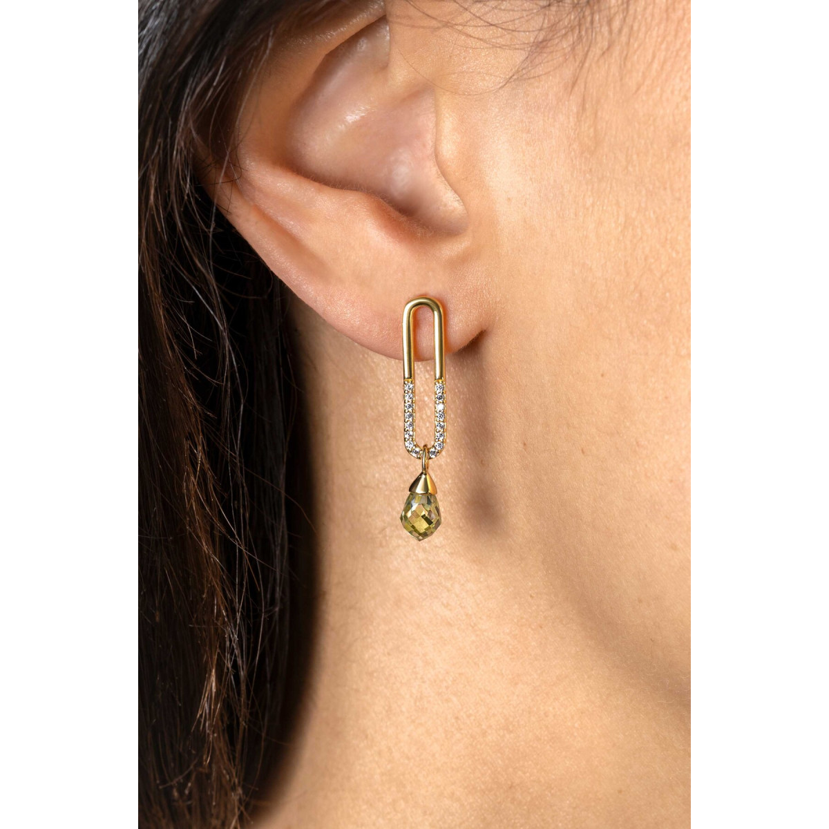 Zinzi ZIO2430 goudkleurige oorringen met groene zirkonia 5.3 mm breed - Diameter 30 mm