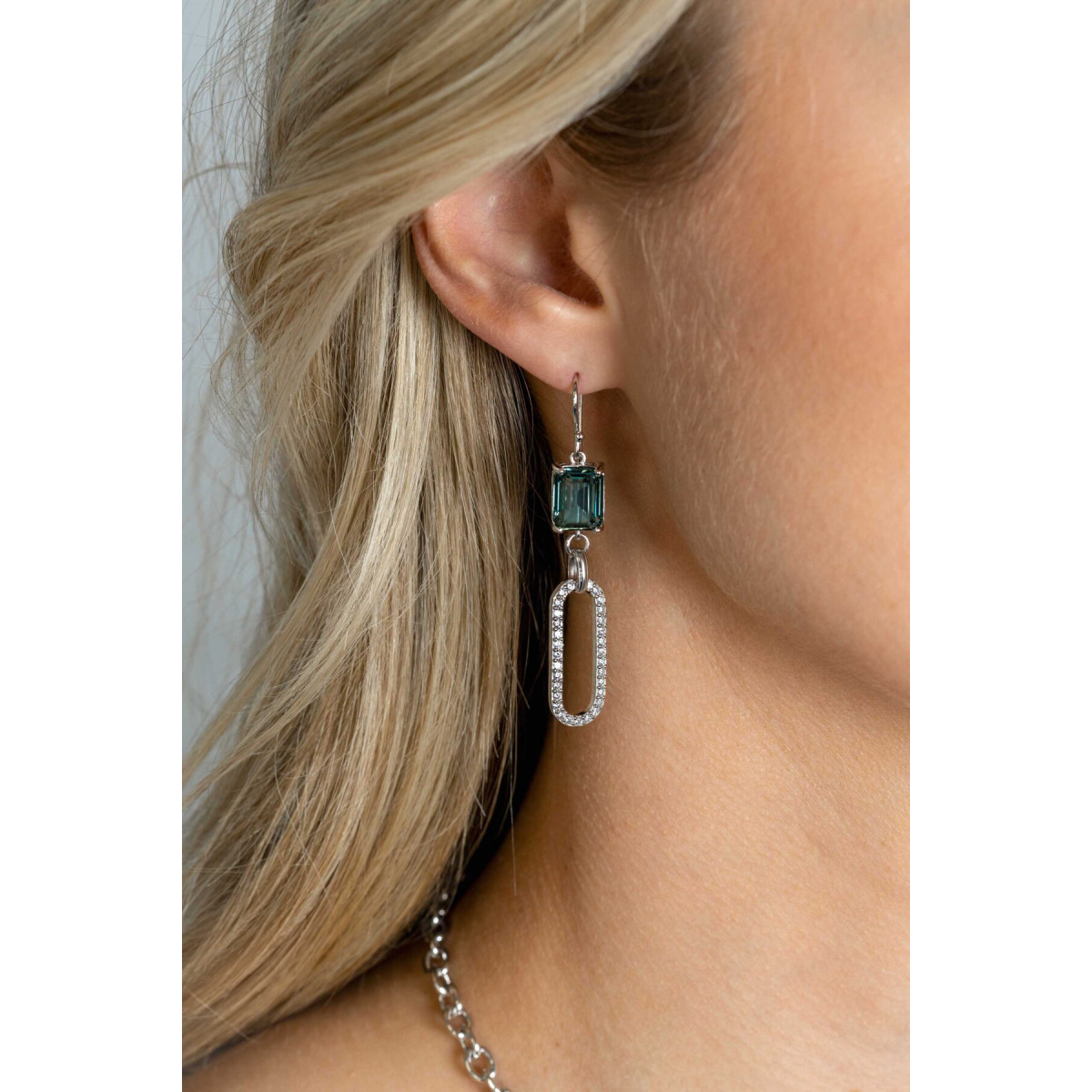 Zinzi ZIO2487L zilveren oorhangers met blauwe zirkonia 10 mm breed - Hoogte 58 mm
