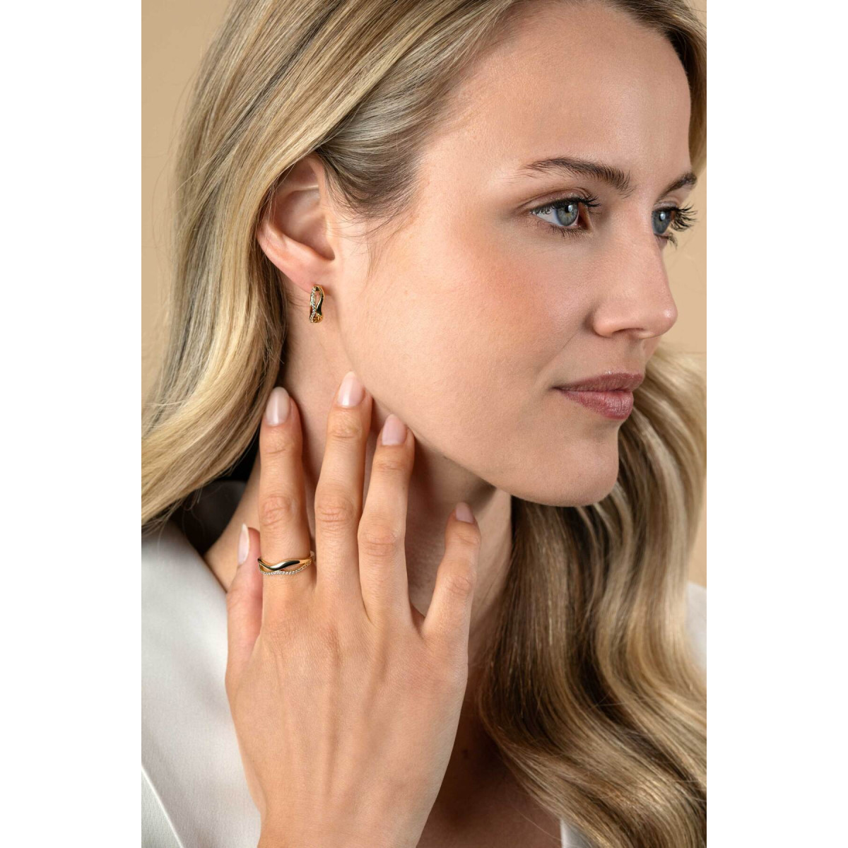 Zinzi ZIO2629Y gold plated oorringen met zirkonia 2 mm breed - Diameter 15 mm