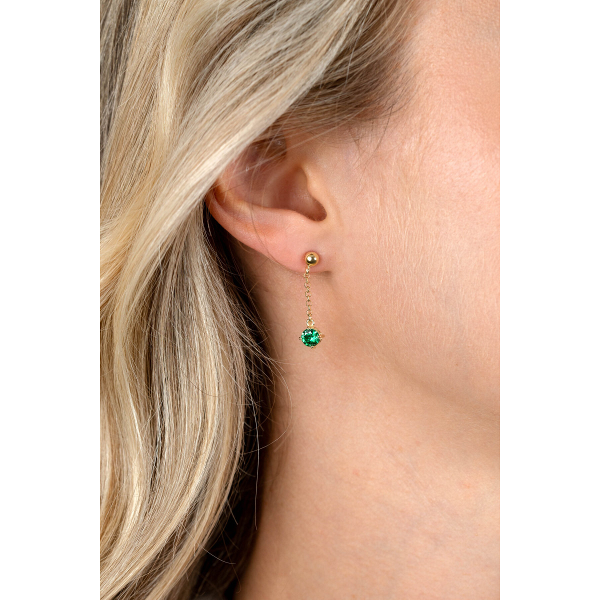 Zinzi ZIO2660G goudkleurige oorhangers met groene zirkonia - Hoogte 26 mm