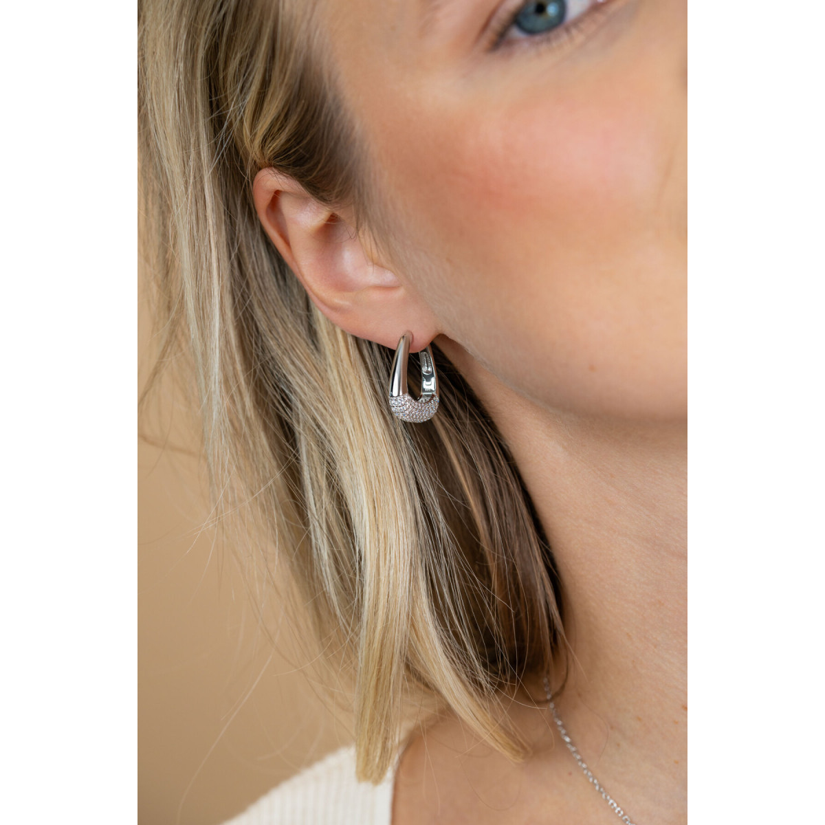 Zinzi ZIO2806 zilveren oorringen met zirkonia 3 mm breed - Diameter 21 mm