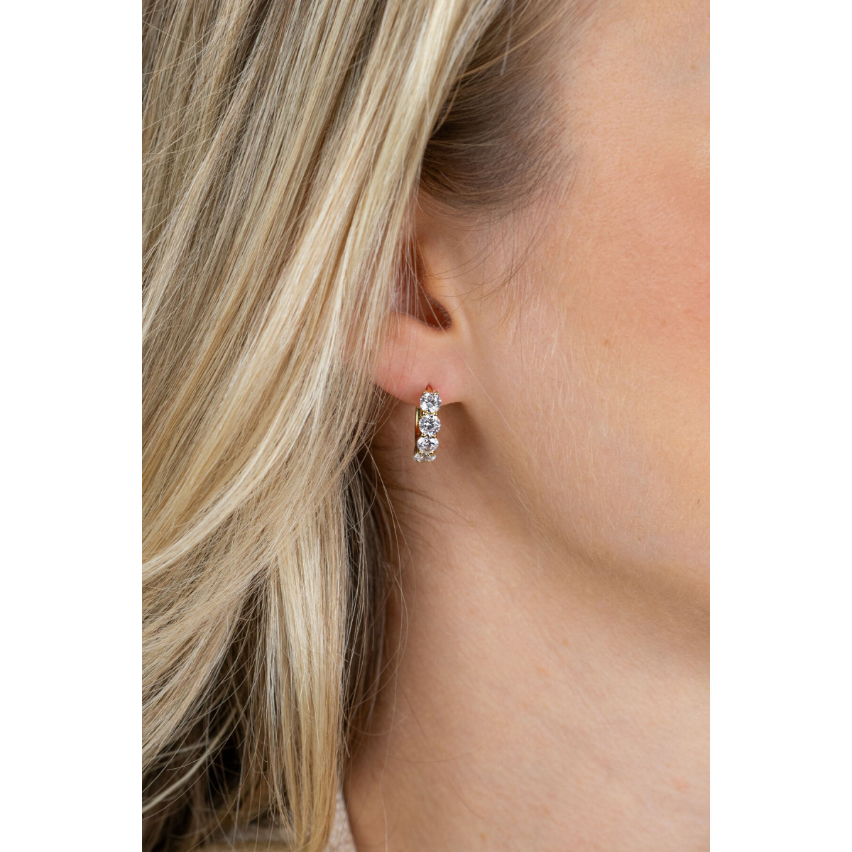 Zinzi ZIO2808 goudkleurige oorringen met stenen 4 mm breed - Diameter 16 mm