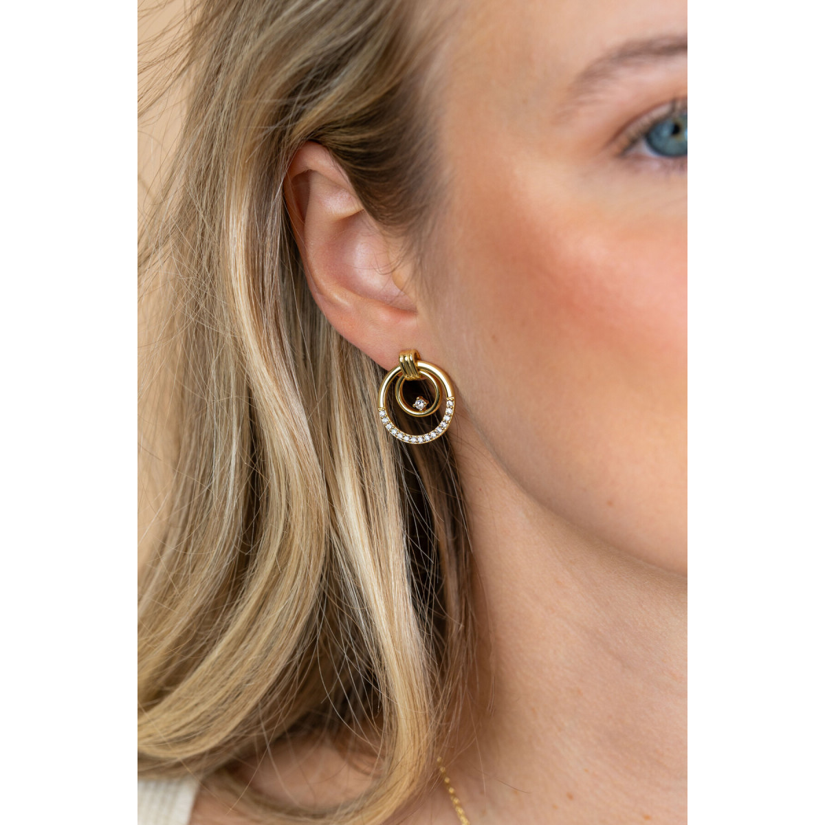 Zinzi ZIO2819 goudkleurige oorstekers met zirkonia 18.5 mm breed - Diameter 21 mm