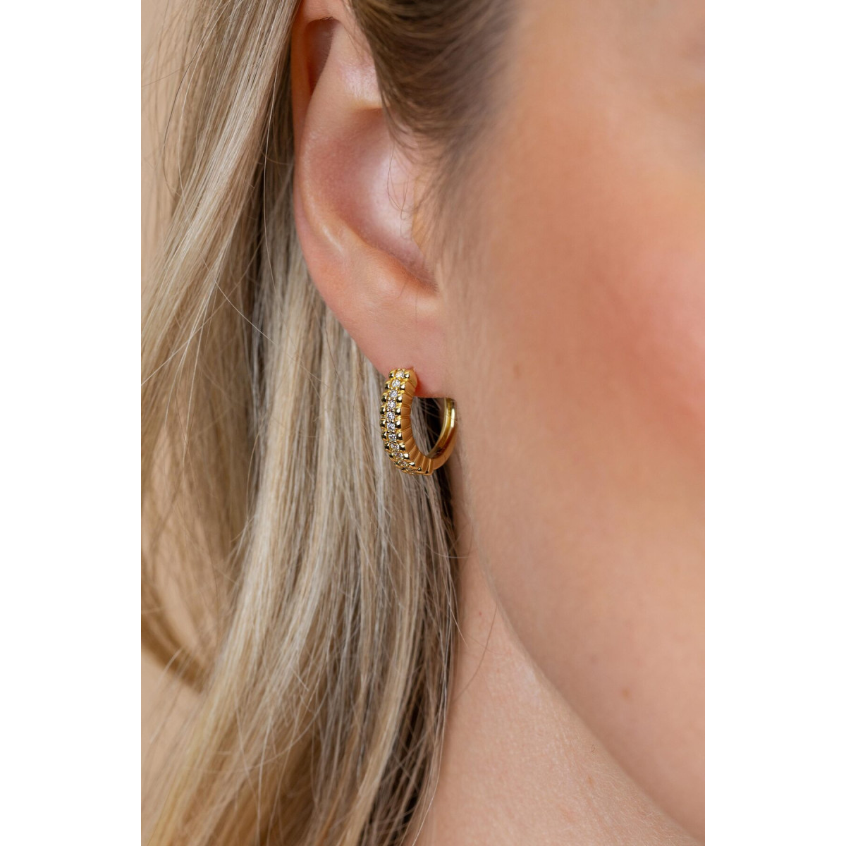 Zinzi ZIO2834Y goudkleurige klapoorringen zirkonia 2.6 mm breed - Diameter 16.5 mm