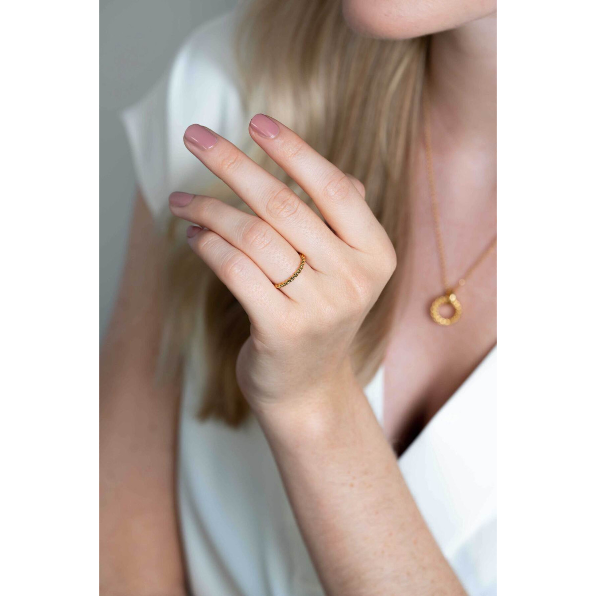 Zinzi ZIR2247 bicolor aanschuifring met gedraaid ribbelpatroon 1.8 mm breed