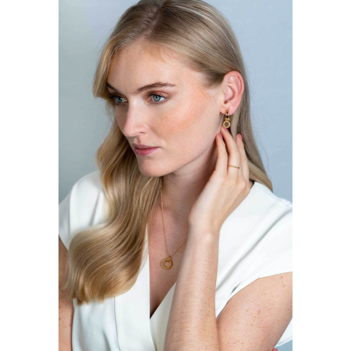 Zinzi ZIR2247 bicolor aanschuifring met gedraaid ribbelpatroon 1.8 mm breed