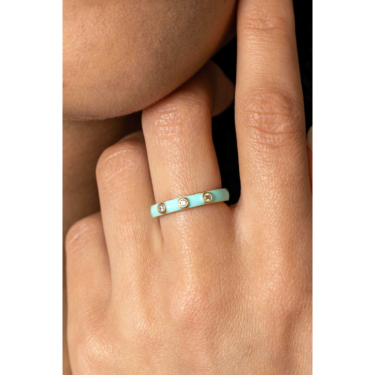 Zinzi ZIR2315T goudkleurige aanschuifring met turquoise emaille en zirkonia's 3 mm breed