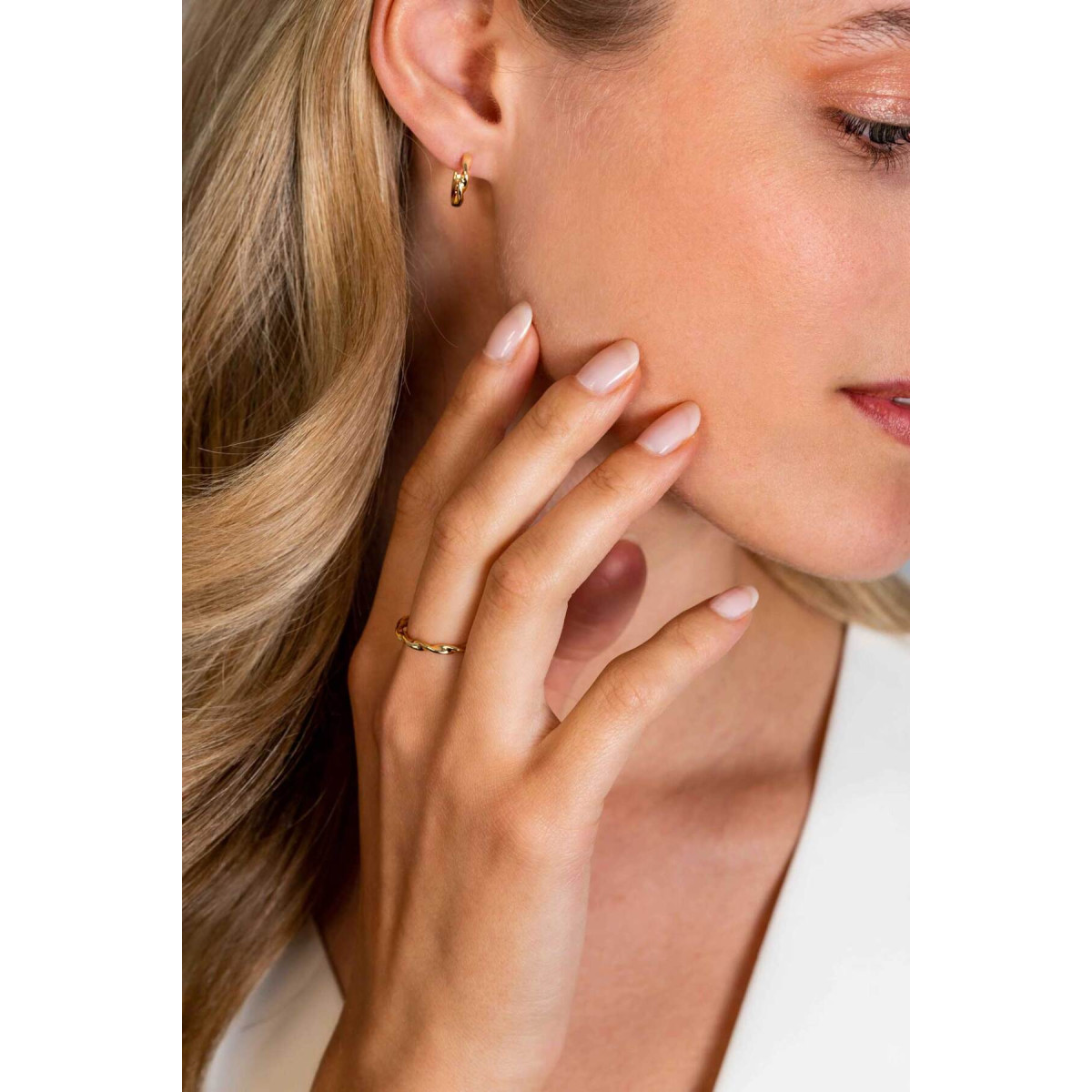 Zinzi ZIR2321G bicolor aanschuifring met gedraaide buis 2 mm breed