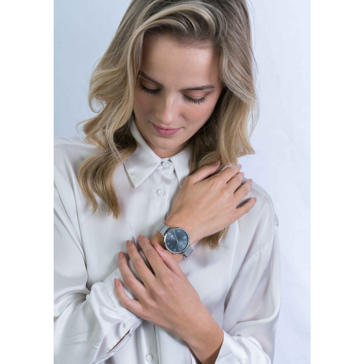 Zinzi ZIW1401 zilverkleurig stalen horloge met zwarte wijzerplaat en mesh band - Ø 38 mm