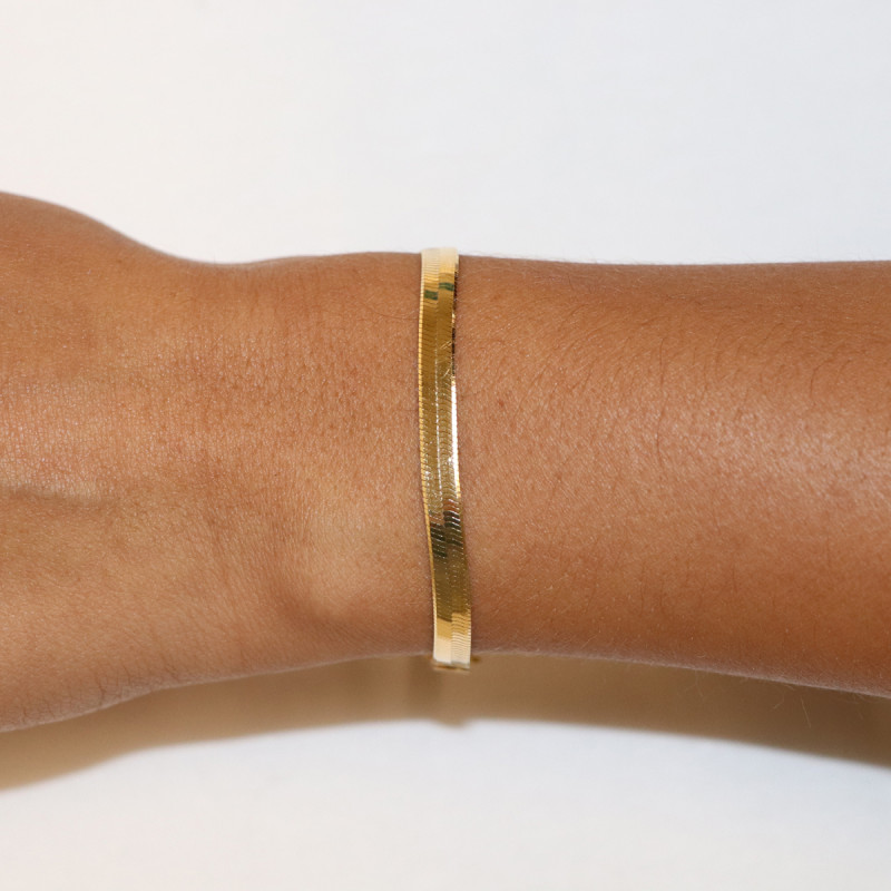glow-104839419-goudkleurige-armband-met-slangen-schakels-en-glanzende-afwerking-4-mm-breed-lengte-19-cm