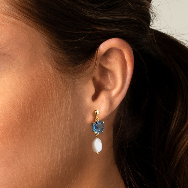 glow-106862200-goudkleurige-oorhangers-met-parel-en-zirkonia-8-mm-breed-hoogte-24-mm