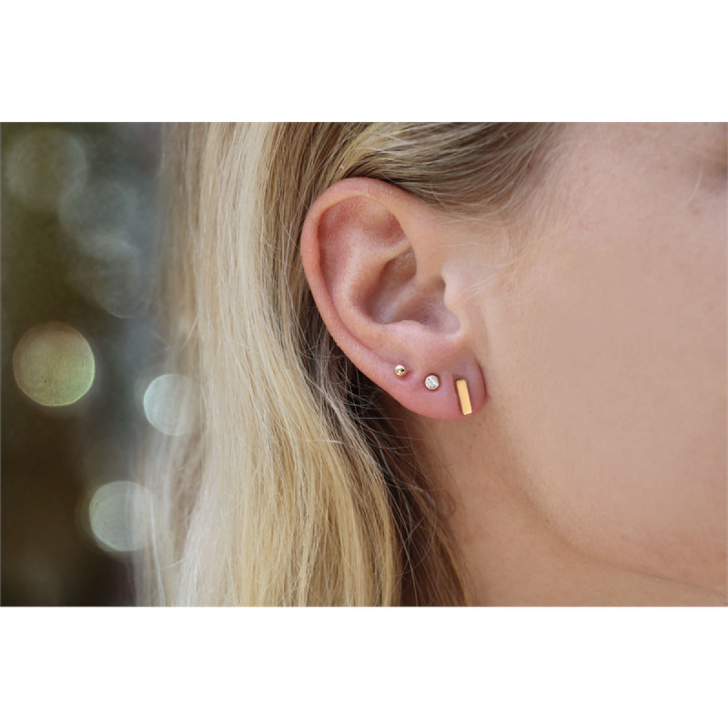 glow-206044600-gouden-minimalistische-rechthoekige-oorstekers-hoogte-6-mm