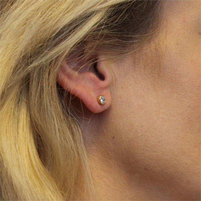 glow-206202105-gouden-oorknopjes-met-briljant-geslepen-zirkonia-diameter-5-mm