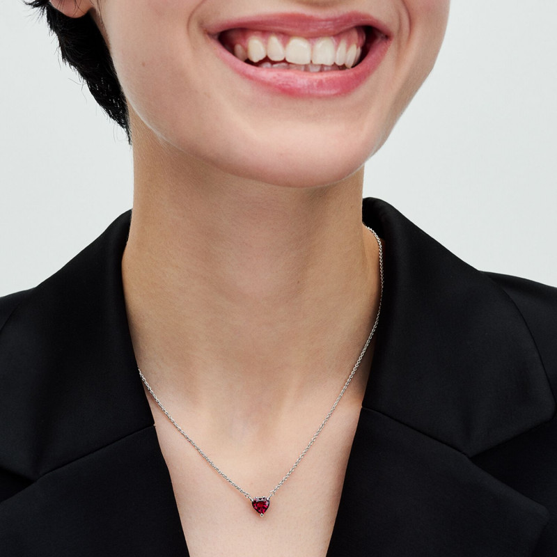 pandora-timeless-392542c01-45-zilveren-ketting-met-een-hartje-van-rood-kristal-en-transparante-zirkonia-s-aan-de-rand-lengte-45-cm