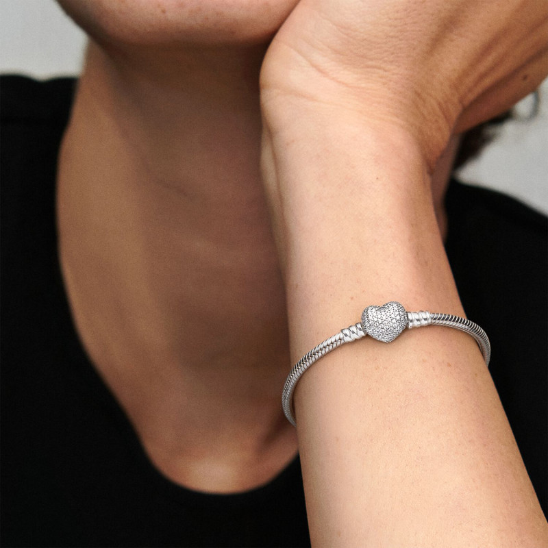 pandora-moments-590727cz-snake-chain-armband-van-zilver-met-hartje-en-pave-zirkonias