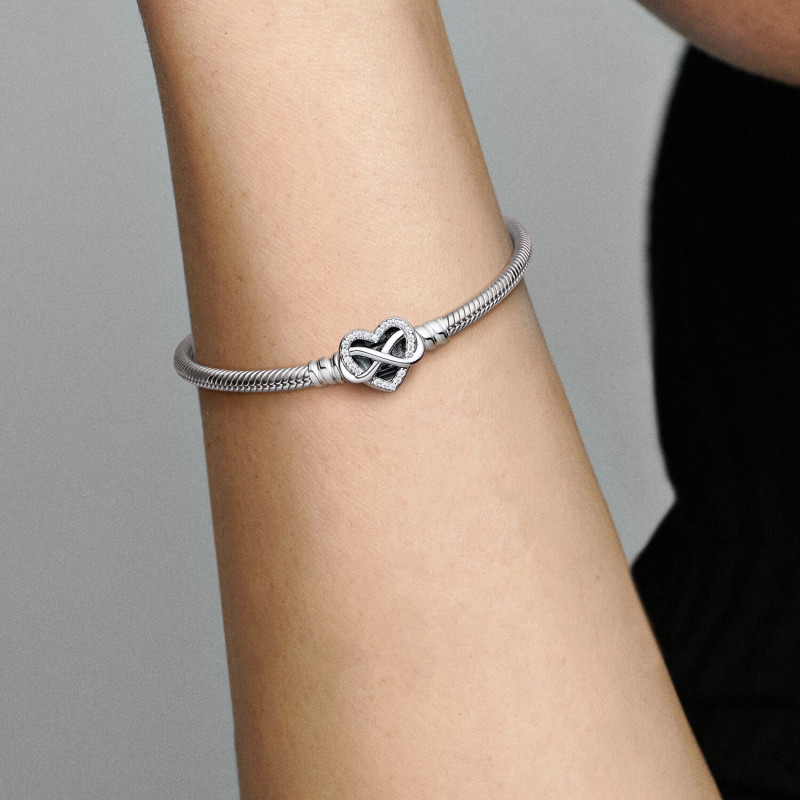 pandora-moments-592645c01-armband-met-verweven-hartje-infinity-sluiting-en-zirkonias-rondom
