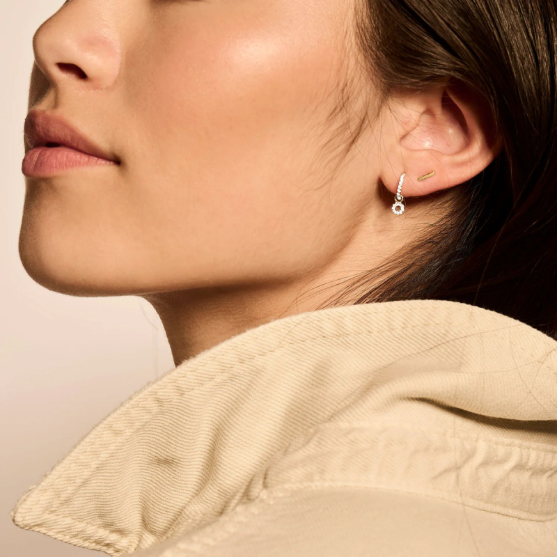 blush-7251ygo-14-karaat-gouden-oorstekers-met-staafje-1-3-mm-breed-hoogte-6-3-mm