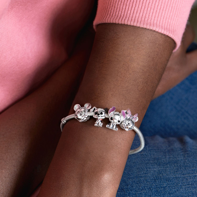 pandora-disney-798846c01-101-dalmatiers-101-dalmatians-armband-bedel-met-vlekkie-patch-en-emaille