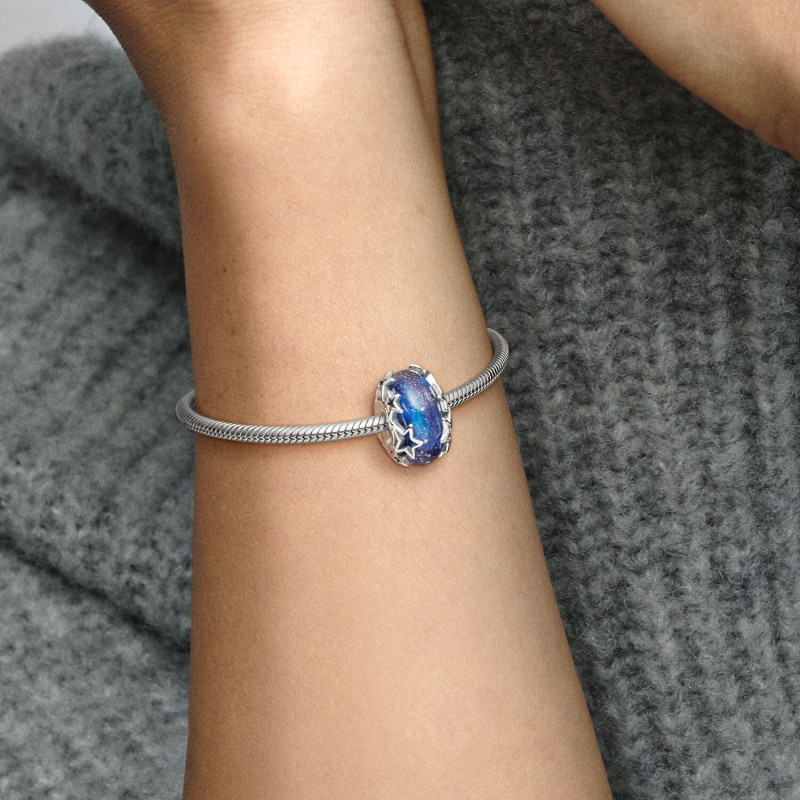 pandora-moments-790015c00-zilveren-bedeltje-met-ster-en-blauw-murano-glas