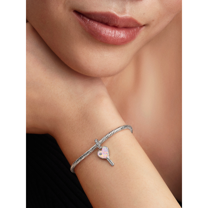 pandora-moments-794427c01-zilveren-hangende-bedel-met-hartsleutel-van-man-made-opaal