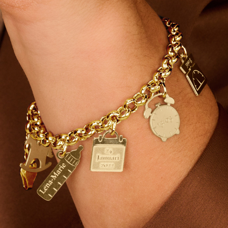 armband-met-geboortebedels-goud-names4ever