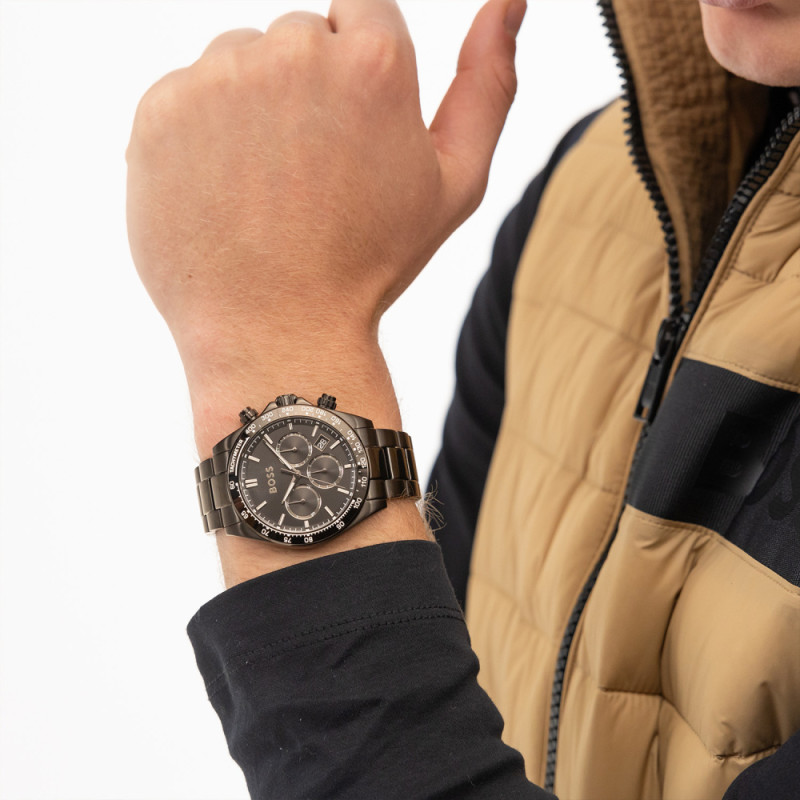 boss-hero-hb1514271-zwart-stalen-horloge-met-zwarte-wijzerplaat-en-tachymeter-o-43-mm