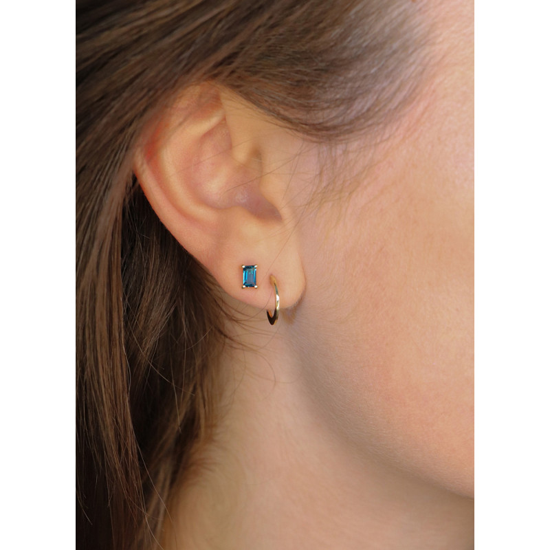 jackie-gold-jke21158-rechthoekige-14-karaat-gouden-oorstekers-met-blauwe-topaas-5-mm-x-3-mm