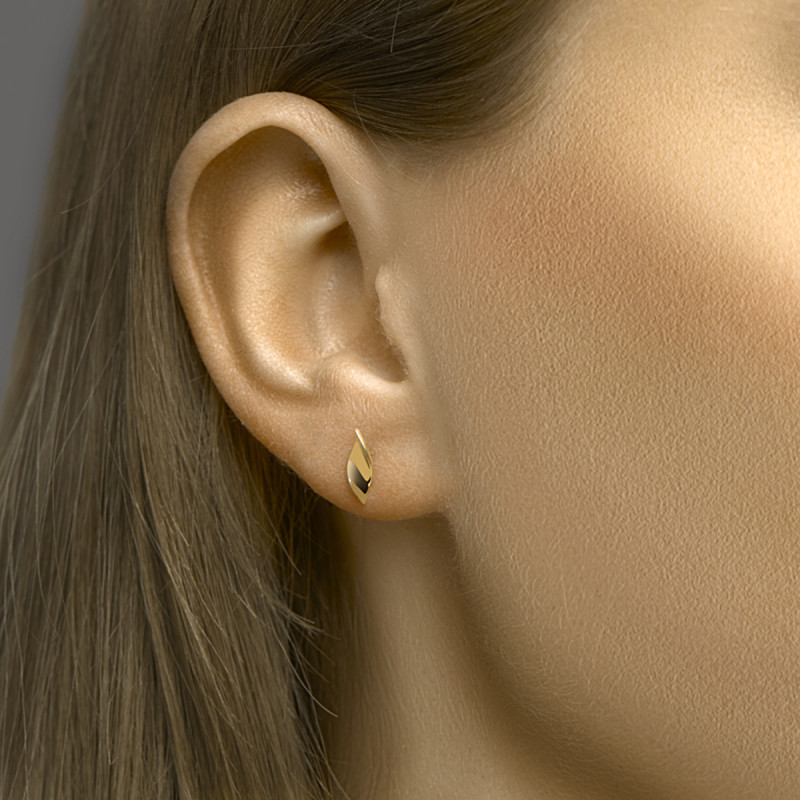 14-karaat-gouden-oorknopjes-met-bladvormige-uitstraling-3-5-mm-breed-hoogte-10-mm