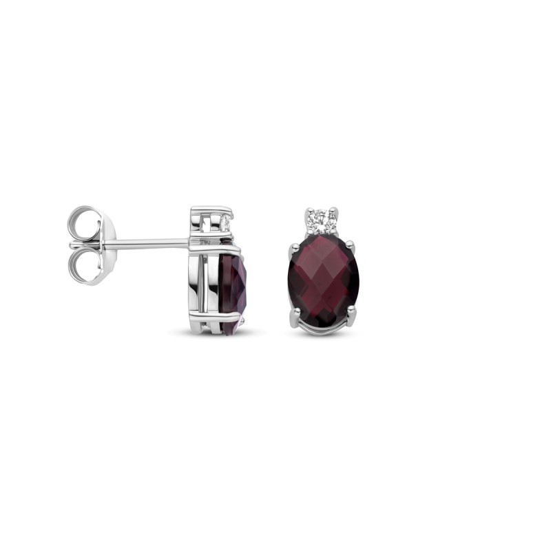 klassieke-stijl-zilveren-oorknoppen-met-ovale-granaat-en-zirkonia-hoogte-10-5-mm