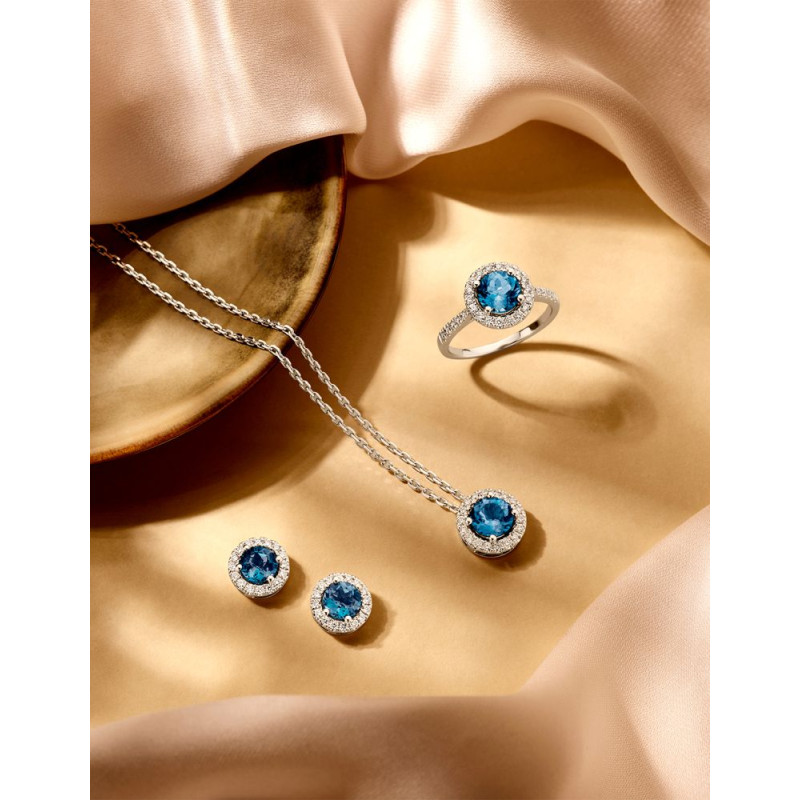 witgouden-ronde-oorstekers-met-london-blue-topaas-1-92-crt-en-diamanten-0-35-crt-diameter-9-8-mm