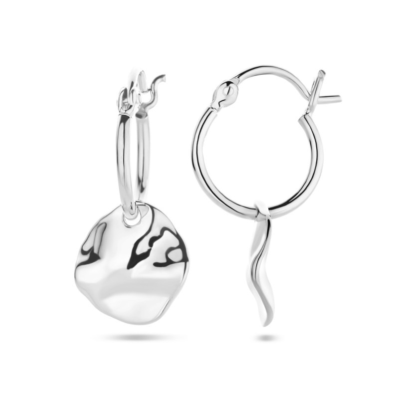 zilveren-oorringen-met-speels-gehamerde-hanger-diameter-11-mm
