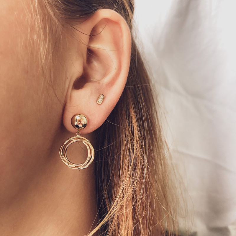 gouden-oorknoppen-met-drie-diamantjes-2-6-mm
