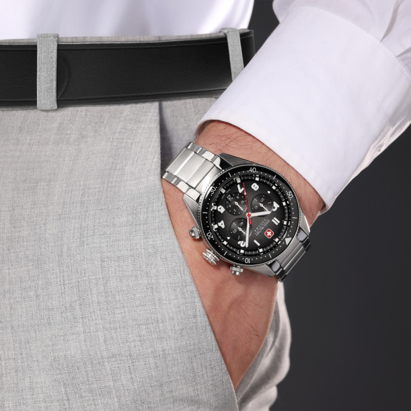 swiss-military-hanowa-greyhound-chrono-smwgi0003803-chronograaf-horloge-van-staal-met-zwarte-wijzerplaat-o-43-mm