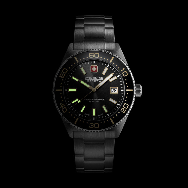 swiss-military-hanowa-nomad-smwgh0004905-zwart-horloge-met-schakelband-en-goudkleurige-details-43-mm