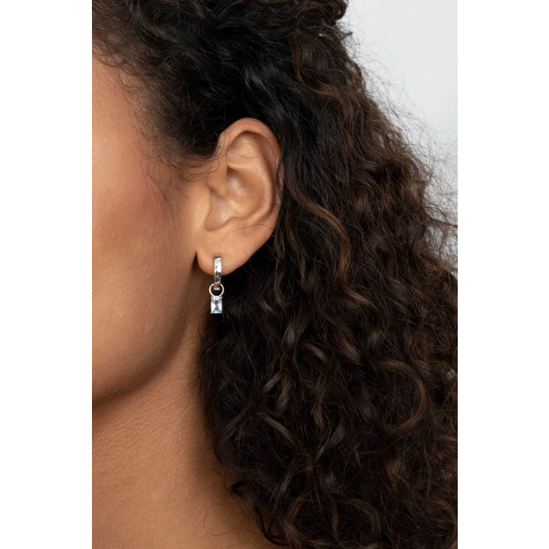 zinzi-zich2021b-zilveren-oorbedels-met-blauwe-zirkonia-3-3-mm-breed-hoogte-12-mm-zonder-oorringen