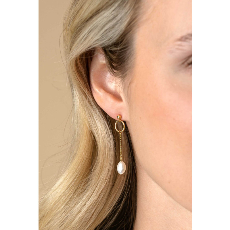 zinzi-zio2615-goudkleurige-parel-oorstekers-met-zoetwaterparel-8-mm-breed-hoogte-37-mm